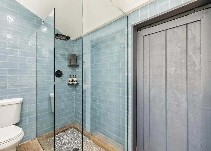 Downtown Modern Retreat B Walkable Holiday home *